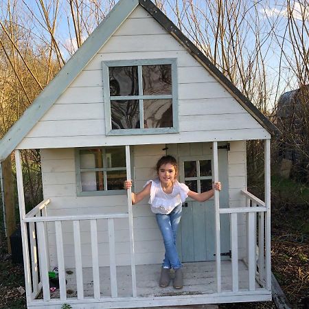 Willow Court Farm Studio South & Petting Farm, 8 Mins From Legoland & Windsor, 15 Mins From Lapland Uk Екстериор снимка