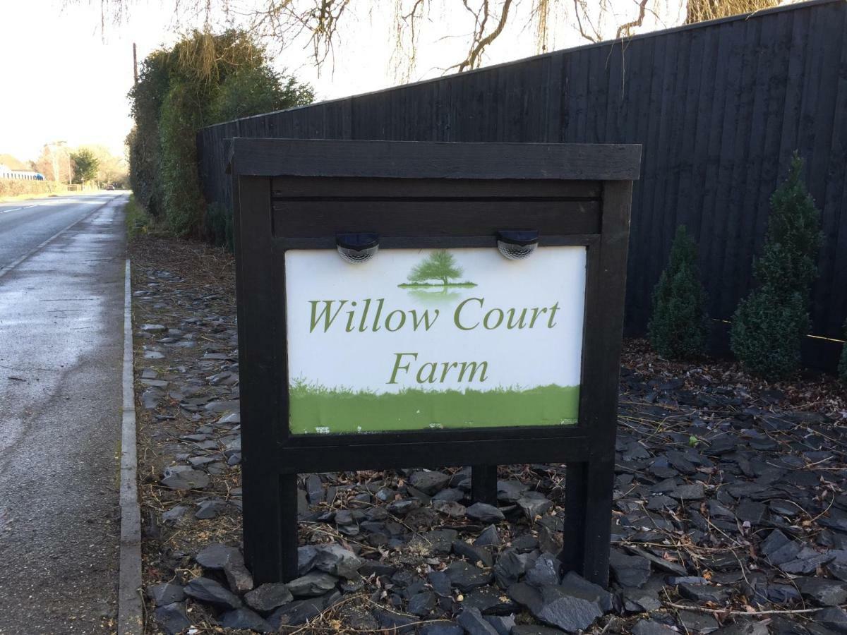 Willow Court Farm Studio South & Petting Farm, 8 Mins From Legoland & Windsor, 15 Mins From Lapland Uk Екстериор снимка